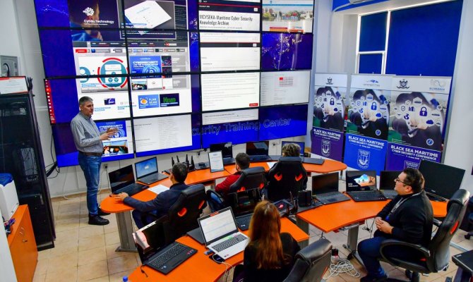 Premieră românească în educația de securitate cibernetică maritimă a Uniunii Europene