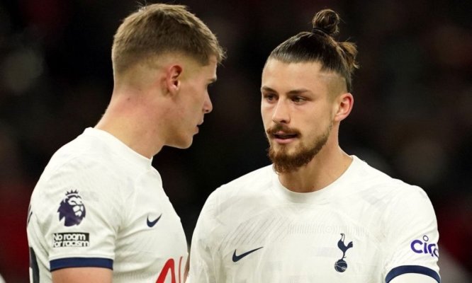 Radu Drăgușin, titular la Tottenham pentru al treilea meci consecutiv