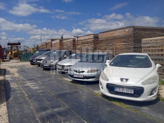 Atenție unde lăsați mașina! Ce a pățit un șofer, după ce a dat mașina la dezmembrat!