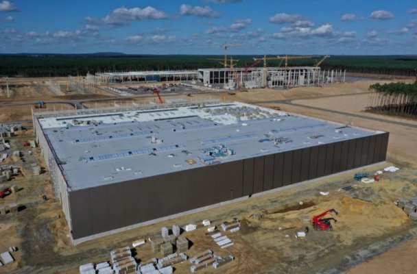 Incendiu provocat în apropierea unei fabrici Tesla în Germania; o grupare de extremă stânga revendică ''sabotajul''