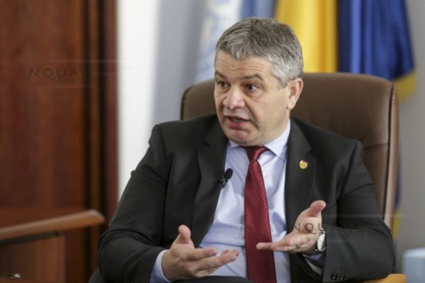 Fostul ministru al Sănătății, Florian Bodog, susține că i-a salvat viața unui bărbat aflat în avion 