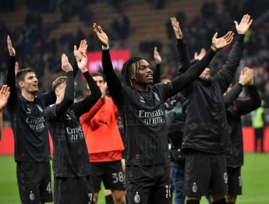 AC Milan, victorie obținută greu pe terenul lui Lazio - Gazdele au avut trei jucători eliminați 