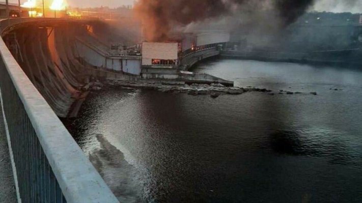Incendiu la cel mai mare baraj hidroelectric al Ucrainei după lovituri ruse cu rachete