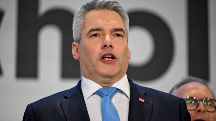 După întâlnirea cu Iohannis, Nehammer vorbește din nou despre migrație, motivul oficial pentru care se opune extinderii Schengen