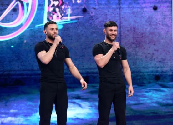 Cine sunt Kalin Brothers. Vedetele momentului de pe TikTok au făcut spectacol pe scena iUmor