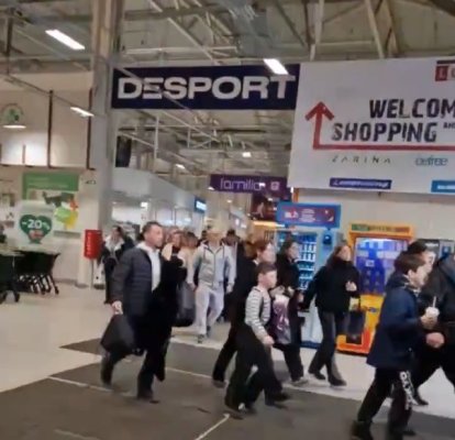 O nouă alertă în Rusia! Un mall din Sankt Petersburg, evacuat de urgență! Video