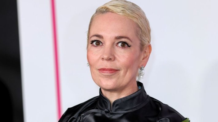 Actriţa Olivia Colman spune că ar fi plătită mai bine dacă ar fi bărbat