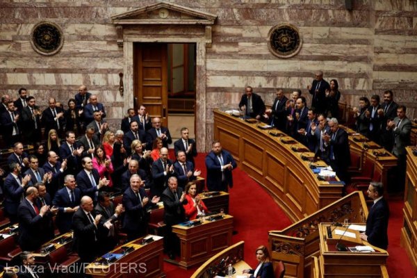 Grecia: O moţiune de cenzură împotriva guvernului Mitsotakis a fost respinsă de deputaţi