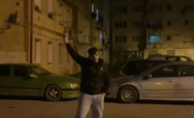 Un bezmetic a început să tragă focuri de armă în plină stradă
