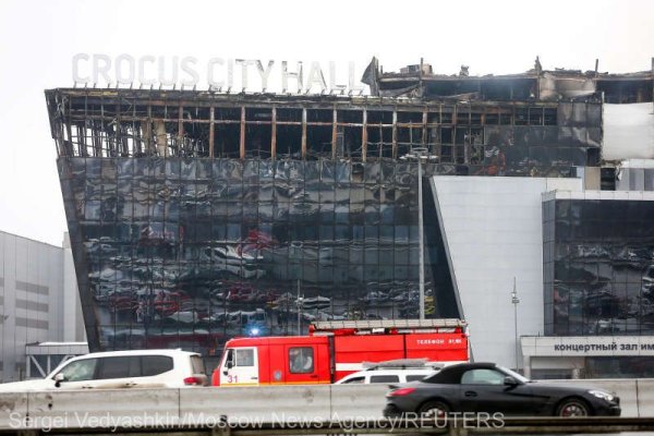 Atac la Moscova: Clădirea, incendiată cu un „lichid inflamabil“. Suspecţii aveau „contacte“ în Ucraina