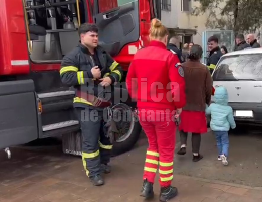 Incendiu în Mangalia, la o hală