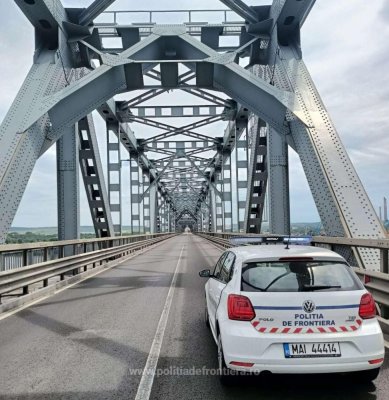Polițiștii de frontieră nu au permis intrarea în ţară a 25 de cetăţeni străini