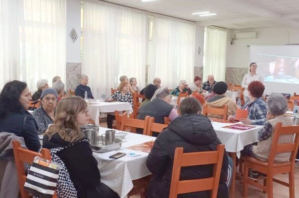 Vârstnicii de la căminul din Constanța au primit în vizită elevii de la Colegiului Național Pedagogic ”Constantin Brătescu”