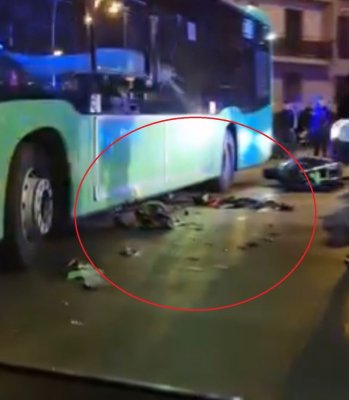 Accident teribil în București: A intrat cu motorul sub un autobuz RATB. Video