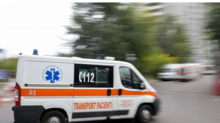Accident extrem de grav. O femeie a murit pe trotuar și alte două au fost grav rănite de o mașină