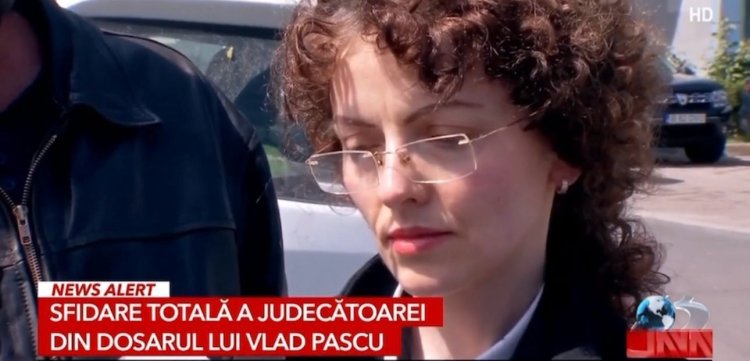 Video din sala de judecată cu momentul în care judecătoarea Ancuța Popoviciu striga victima ucisă. 
