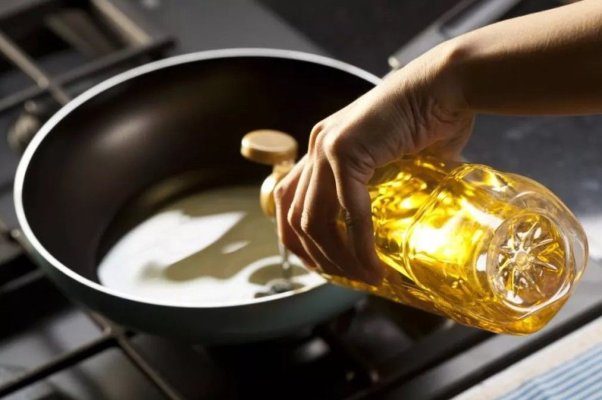 Studiu: Reutilizarea uleiului prăjit aduce consecințe grave pentru sănătate