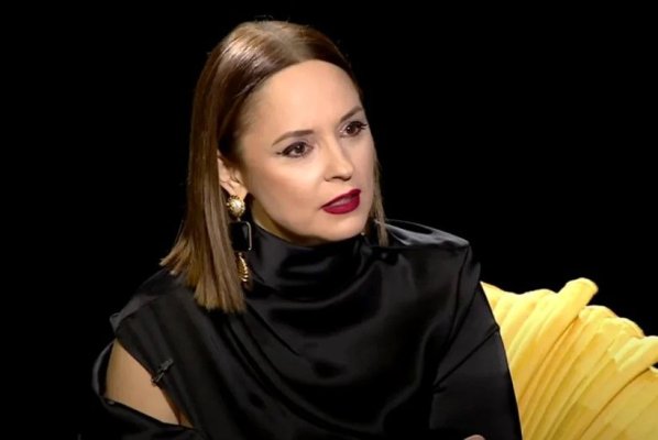 Andreea Marin a pozat goală, în cadă. Imagini de senzație cu „Zâna surprizelor