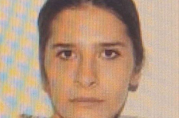 Tânără aflată în scaun cu rotile, dată dispărută, după ce a plecat dintr-un parc. Update: A fost găsită