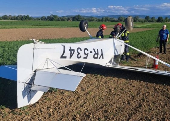 Un avion de mici dimensiuni a aterizat forțat într-o localitate din România
