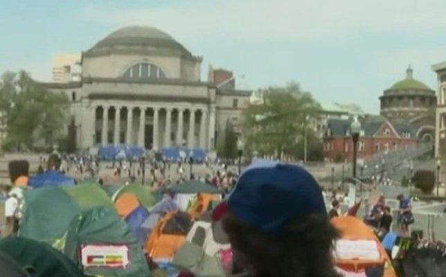 Studenţi pro-palestinieni sancţionaţi de Universitatea Columbia pentru că au refuzat să părăsească tabăra