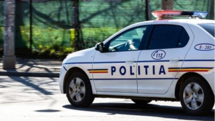 Un bărbat i-a urat vecinei ”la mulți ani”, apoi s-a aruncat de la etajul 9
