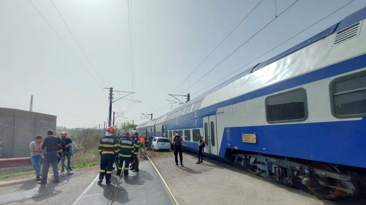 Accident feroviar în Constanța! Un autoturism a fost lovit de tren