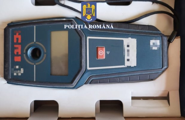 Amendă pentru o femeie care deținea un detector de metale fără autorizație