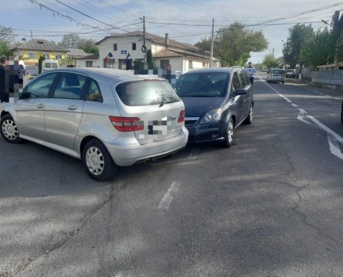 Accident rutier în Tulcea. O șoferiță nu a acordat prioritate de trecere