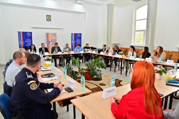 Şedinţă la Liceul Agricol Poarta Albă, pentru implementarea programelor de prevenire a violenței şcolare