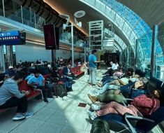 Un grup de cetățeni români, blocat pe aeroportul din Dubai, a revenit în țară