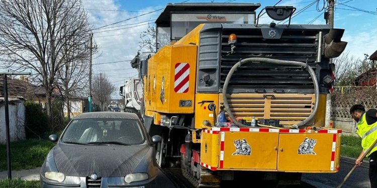 Primăria Mangalia asfaltează mai multe străzi din cartierul de case al orașului