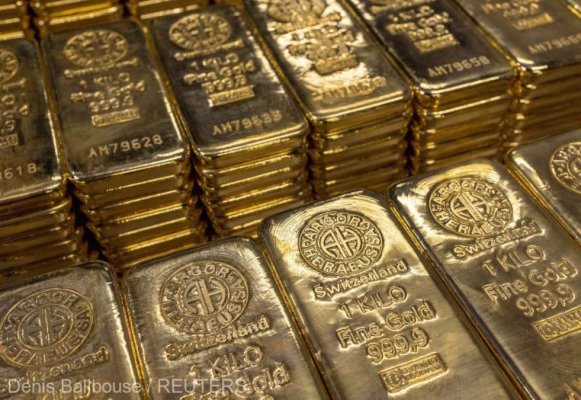 Cotaţia aurului a atins un nou maxim istoric, trecând pragul de 2.300 de dolari uncia