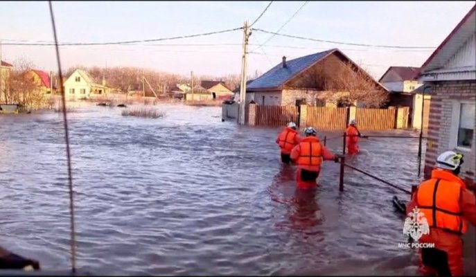 Baraj rupt în Rusia: Mii de oameni au fost evacuați din calea apelor