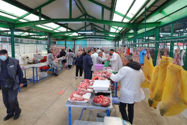 A început comercializarea cărnii de miel și ied în două piețe din Constanța