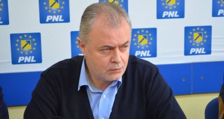  Fostul primar Cătălin Flutur şi-a depus candidatura pentru Primăria Botoşani din partea PNL
