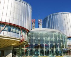 CEDO a condamnat România pentru revenirea asupra unor condamnări istorice pentru crime legate de Holocaust