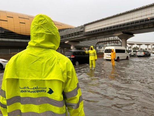MAE: Două grupuri de cetăţeni români, blocați în Dubai, din cauza inundațiilor