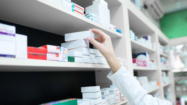 Un drogat a atacat o farmacistă deoarece era în sevraj