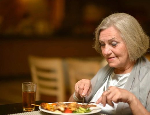 Carnea roșie crește riscul de demență. Avertismentul lansat de specialiști