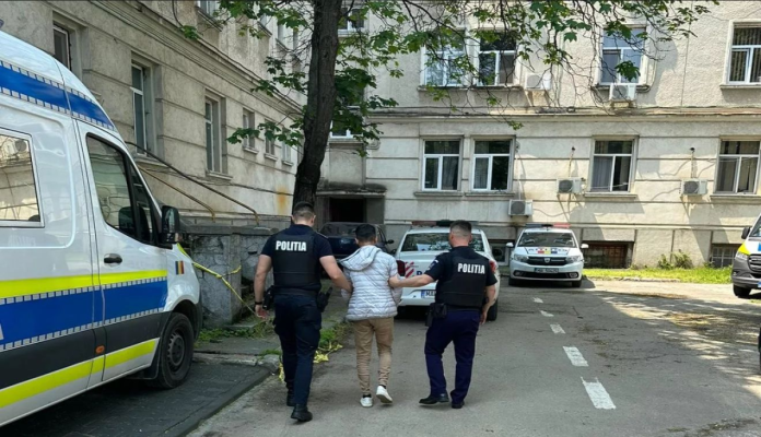 Doi minori, arestați la domiciliu, au fugit din arest pentru a mai da o spargere