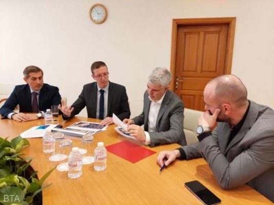  Ministrul bulgar al Energiei şi OMV Petrom discută viitorul explorării de petrol şi gaze în Marea Neagră