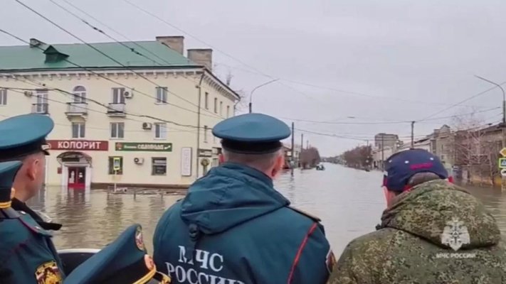 Inundaţii în Rusia: Situaţie critică la Orsk - mii de persoane, evacuate