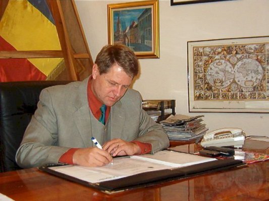 Preşedintele Iohannis se pensionează de la catedra de Fizică din cadrul Colegiului ''Samuel von Brukenthal''