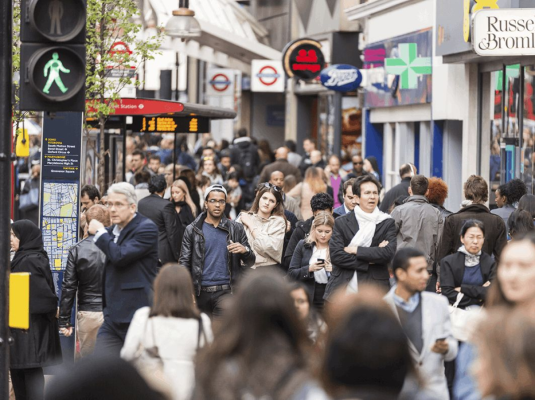 Cine ar putea locui în Marea Britanie fără permis de ședere, la fel ca înainte de Brexit?