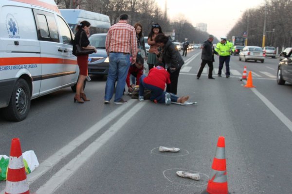 O femeie de 80 de ani a fost accidentată mortal pe o trecere de pietoni