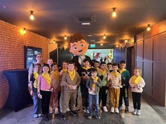 Câștigătorii concursului “10 cu Felicitări” au ajuns la Destiny Park