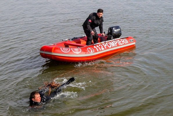 Update! Se reiau căutările cadavrului zărit că plutea pe lacul Siutghiol