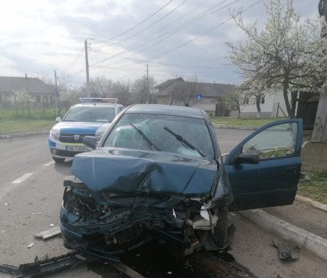 Un șofer beat a intrat cu mașina într-un gard, în municipiul Mangalia