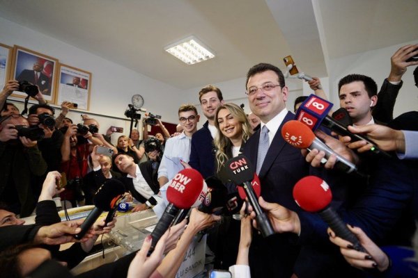 Înfrângere majoră pentru Erdogan la alegerile locale din Turcia